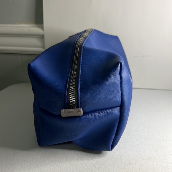 Rae Dunn toiletry bag for men - Picture 2 of 7